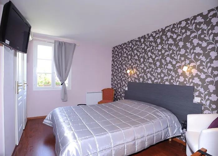Logis Hotel Restaurant Aux Maisons